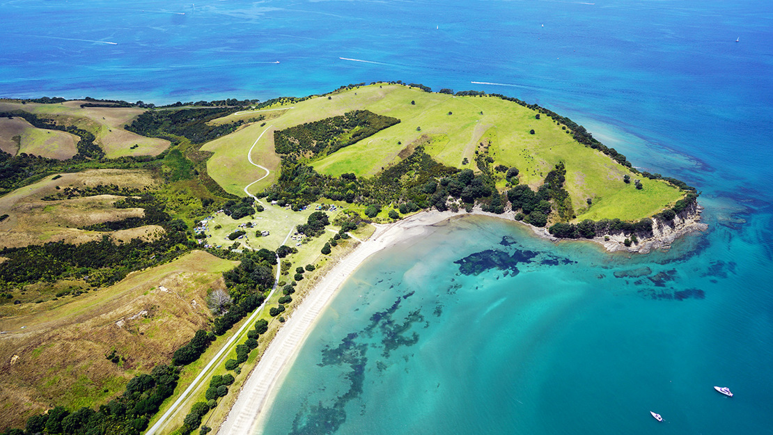 The eastern end of Te Haruhi Bay, Whangaparāoa Peninsula.