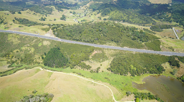 Strakas Lagoon and SH1. 